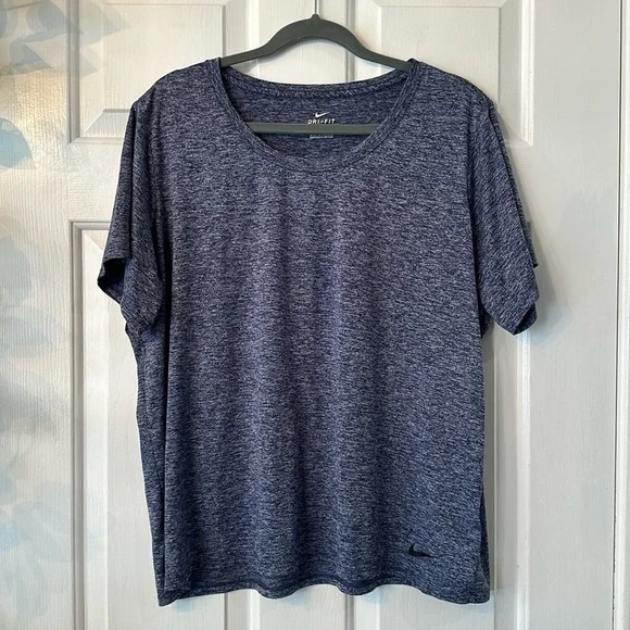 Nike Dri-Fit Athletic Workout Short sleeve top - Picture 2 of 7